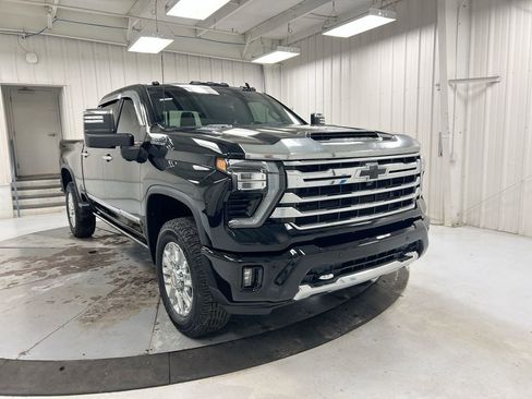 Used 2024 Chevrolet Silverado 3500 High Country w/ High Country Premium Package AWD/4WD image 10