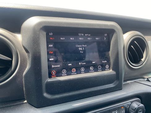 Used 2021 Jeep Wrangler Sport AWD/4WD image 19