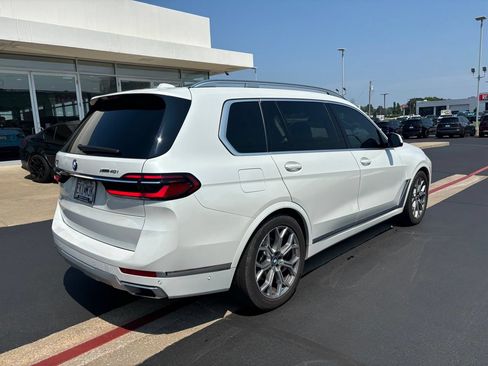 Used 2024 BMW X7 xDrive40i AWD/4WD image 3