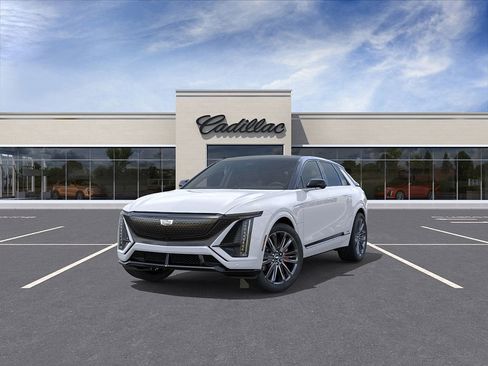 New 2026 Cadillac Lyriq V image 8