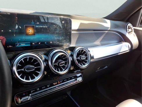 Certified 2022 Mercedes-Benz GLB 250 4MATIC image 29