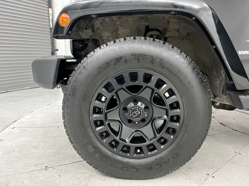 Used 2010 Jeep Wrangler Sahara AWD/4WD image 24