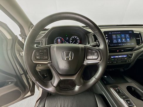 Certified 2025 Honda Ridgeline Sport image 11