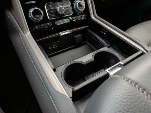 Used 2024 GMC Yukon Denali w/ Advanced Technology Package image 20