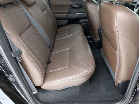 Used 2019 Toyota Tacoma Limited AWD/4WD image 29
