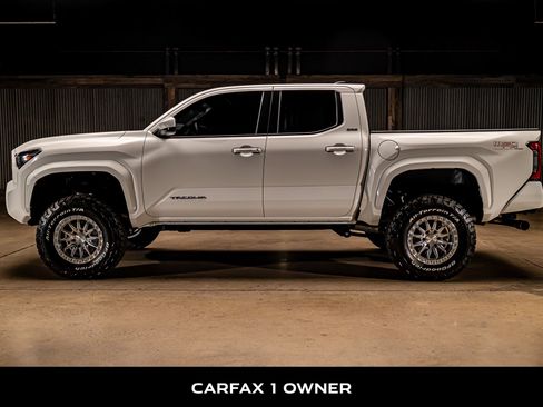 Used 2026 Toyota Tacoma SR5 AWD/4WD image 5
