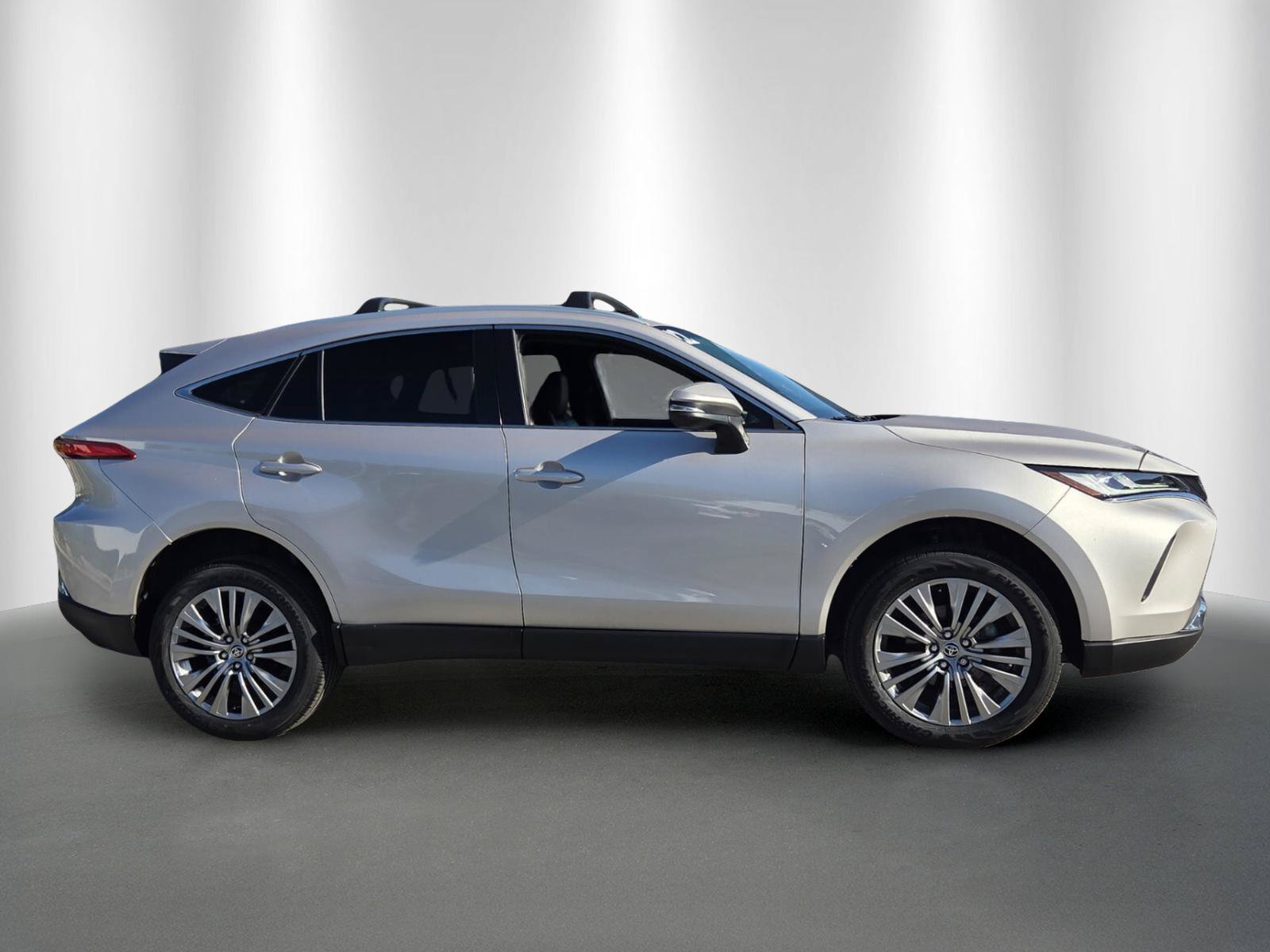 Used 2022 Toyota Venza XLE AWD/4WD image 8