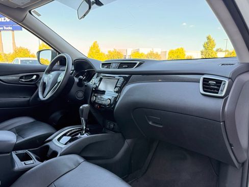 Used 2016 Nissan Rogue SL w/ SL Premium Package AWD/4WD image 26