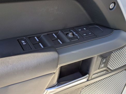 Used 2023 Land Rover Defender 130 X-Dynamic SE image 13