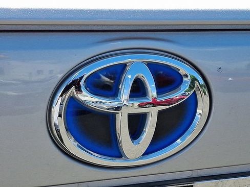 Used 2024 Toyota RAV4 XLE AWD/4WD image 28