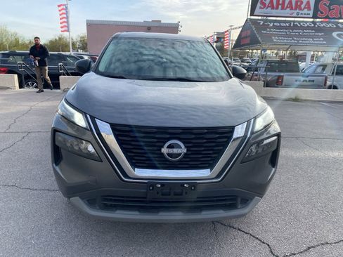 Used 2023 Nissan Rogue S image 2