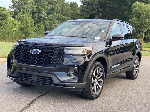 Used 2025 Ford Explorer ST-Line AWD/4WD image 10