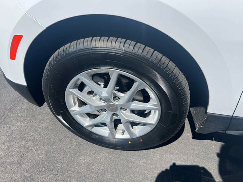 Used 2024 Chevrolet Equinox LT AWD/4WD image 6