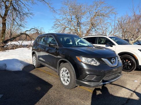 Used 2016 Nissan Rogue S image 3