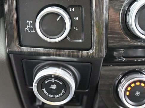Used 2019 Ford F150 XLT w/ Equipment Group 302A Luxury AWD/4WD image 24
