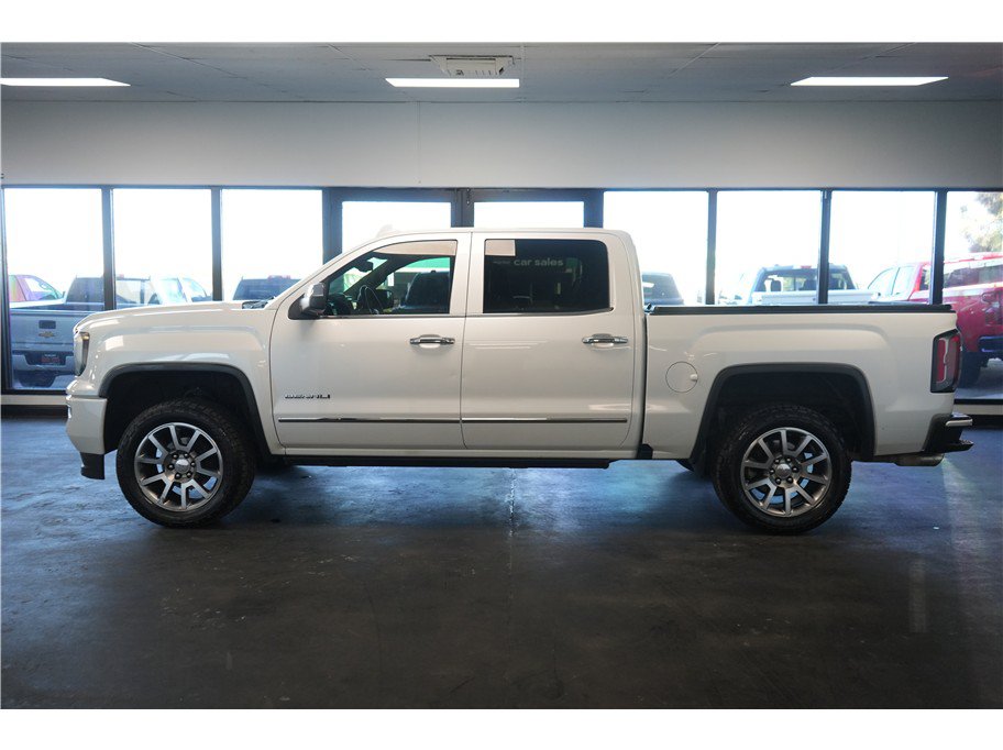 Used 2016 GMC Sierra 1500 Denali w/ Enhanced Driver Alert Package AWD/4WD image 4
