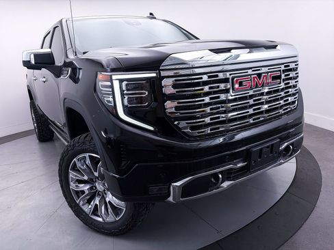 Used 2023 GMC Sierra 1500 Denali w/ Denali Reserve Package AWD/4WD image 4