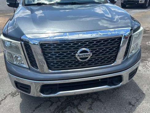 Used 2017 Nissan Titan SV AWD/4WD image 22