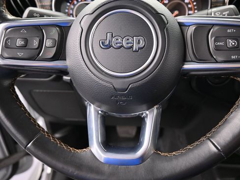 Used 2022 Jeep Gladiator Overland image 30