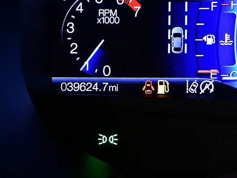 Used 2022 Ford Edge Titanium image 16