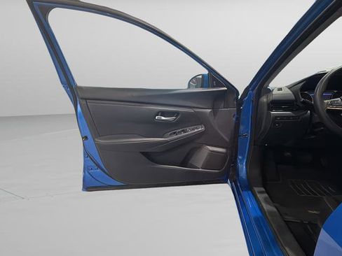 Used 2024 Nissan Sentra SV image 34