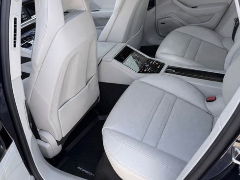 Used 2018 Porsche Panamera 4S image 5