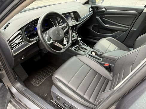 Used 2024 Volkswagen Jetta SE FWD image 19