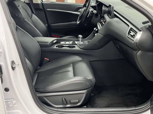 Used 2025 Genesis G70 2.5T AWD/4WD image 26
