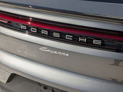 Certified 2025 Porsche Cayenne Coupe image 13