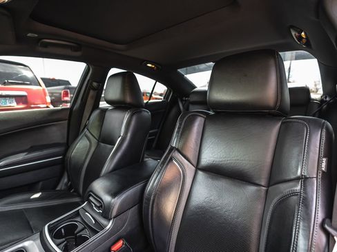 Used 2022 Dodge Charger SXT w/ Leather Interior Group RWD image 18
