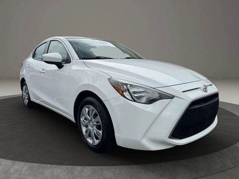 Used 2019 Toyota Yaris L FWD image 7