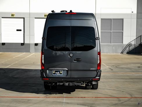 Used 2023 Mercedes-Benz Sprinter 3500 image 10