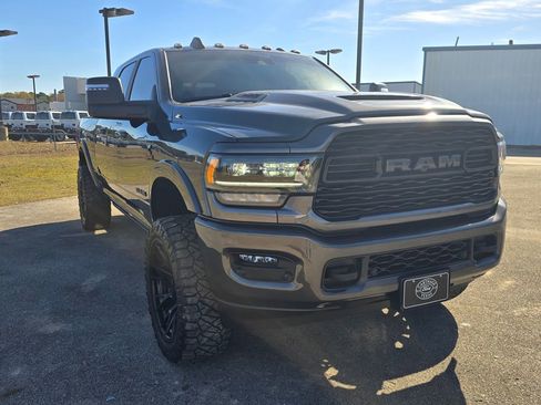 Used 2024 RAM 2500 Limited image 7