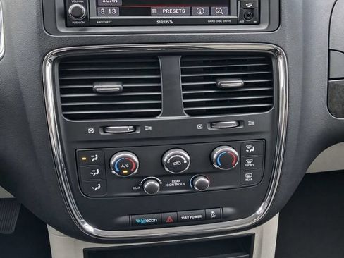 Used 2017 Dodge Grand Caravan SE w/ Power Window Group FWD image 18