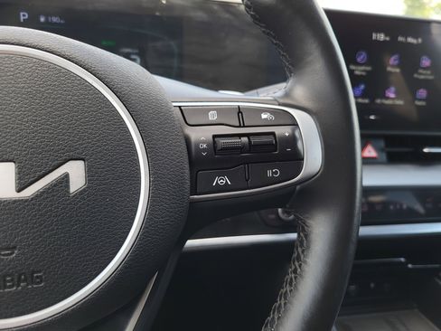 Used 2023 Kia Sportage EX image 12