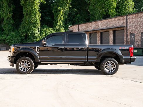 Used 2019 Ford F250 Limited AWD/4WD image 4