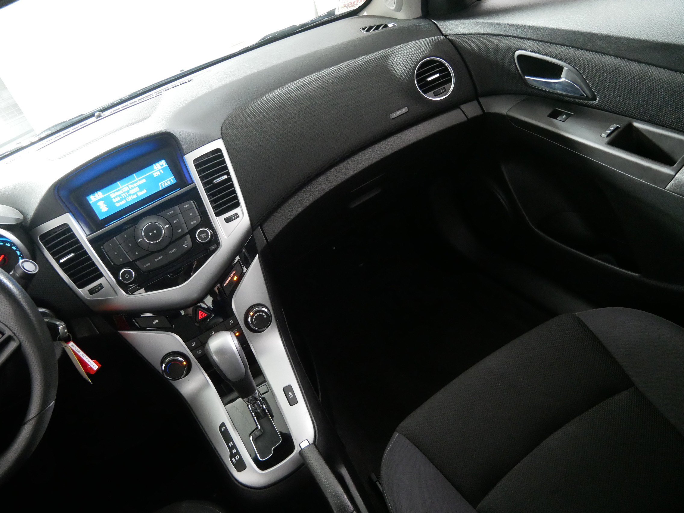 Used 2015 Chevrolet Cruze LT FWD image 11
