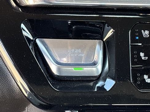 Used 2024 GMC Sierra 1500 Denali w/ Technology Package RWD image 18