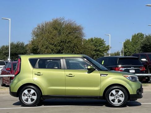 Used 2017 Kia Soul FWD image 3