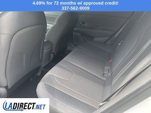 Used 2023 Hyundai Elantra SEL w/ Convenience Package FWD image 9