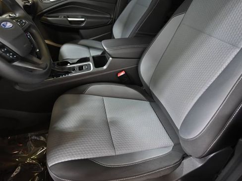 Used 2017 Ford Escape SE w/ Equipment Group 201A AWD/4WD image 7