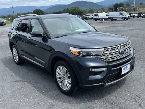 Used 2024 Ford Explorer Limited w/ Equipment Group 301A AWD/4WD image 5