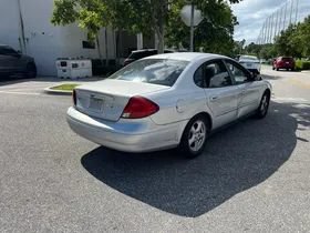 Used 2002 Ford Taurus SE FWD image 5