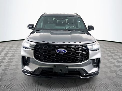 Used 2025 Ford Explorer ST-Line w/ ST-Line Street Pack AWD/4WD image 2