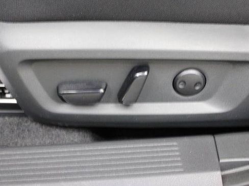 Certified 2026 Nissan Rogue SV FWD image 18