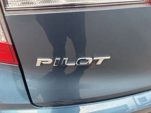 Used 2021 Honda Pilot EX image 10