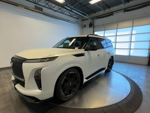 New 2026 INFINITI QX80 4WD w/ Sport Exterior Package image 4