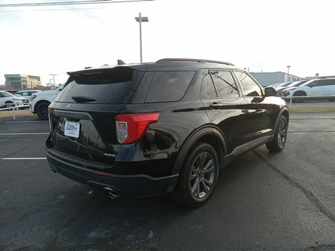 Used 2022 Ford Explorer XLT w/ Equipment Group 202A image 7