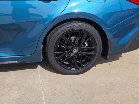 Used 2025 Toyota Camry SE w/ Convenience Package image 6