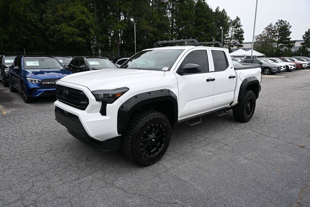 Used 2024 Toyota Tacoma SR AWD/4WD image 1